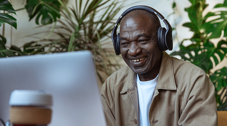 gifts, presents, dad, father, older men, men over age 50, seniors, birthdays, christmas, fathers day, christmas ideas, laptop, headphones, earbuds